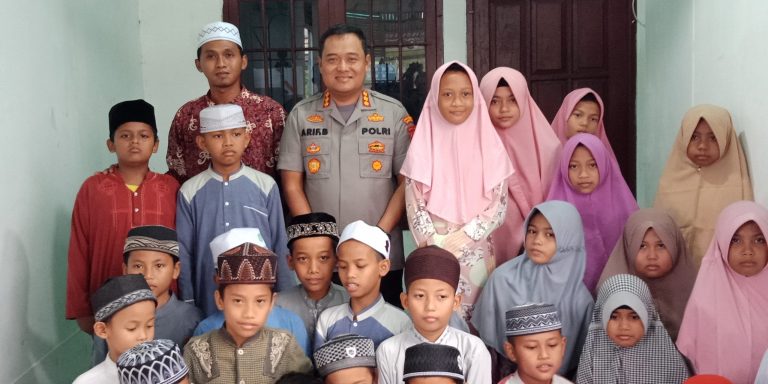 Kapolresta Samarinda Kunjungi Panti Asuhan, Perhatikan Sekolahnya Anak-anak