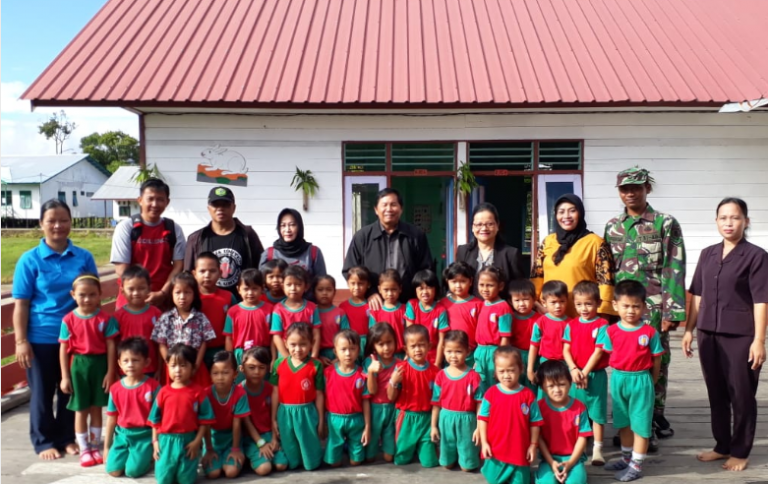 Selesaikan Kuliah Anak Seorang Petani, Juan Jenau : Pendidikan Sangat Penting