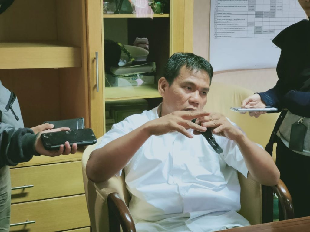 Obat Langka, Rusman Yaqub: Ajarkan Masyarakat Pola Hidup Sehat Sejak Dini
            
            Telah dibaca : 565 Kali.