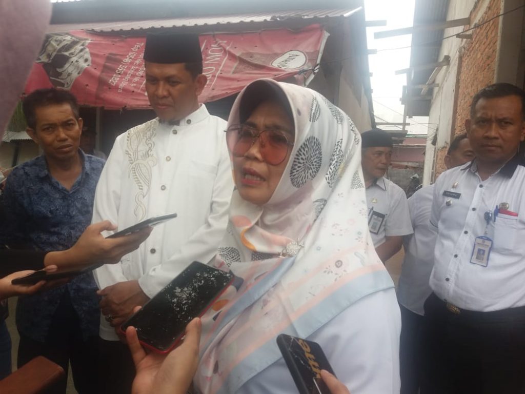Neni: Serahkan Santunan Untuk Korban Kebakaran, Warga Dapat 25 Juta Renovasi Rumah