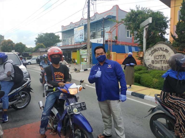 Bagikan 300 Takjil dan 10 Ribu Masker, Faisal Gandeng Sahabat Joni