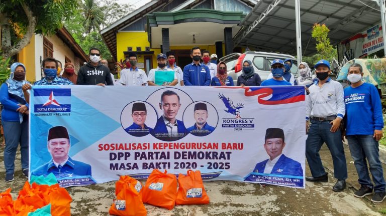Demokrat Samarinda Bagi Sembako Untuk Warga Dampak Covid-19