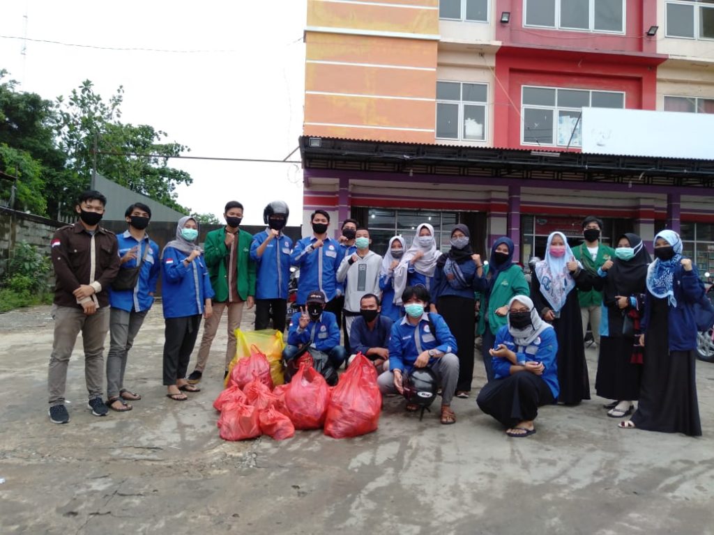 Mahasiswa FTIK IAIN Samarinda Bagikan Sembako, Donasi dari Civitas Akademik