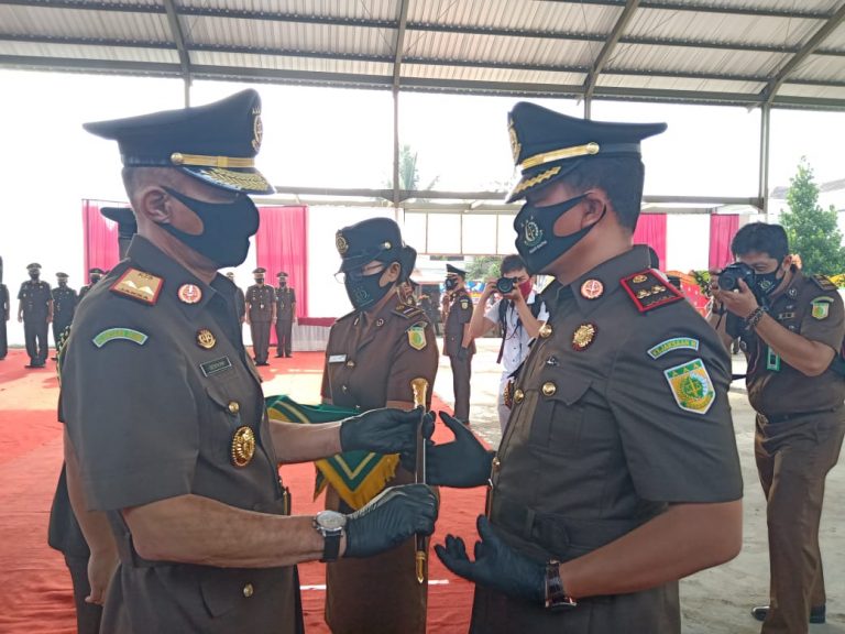 Kejati Kaltim Lantik Tiga Kejari, Heru Widarmoko Gantikan Nanang Ibrahim Kepala Kejaksaan Samarinda
