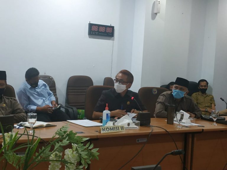 Komisi II Beri Waktu Pengundian Lapak Pasar Rawa Indah