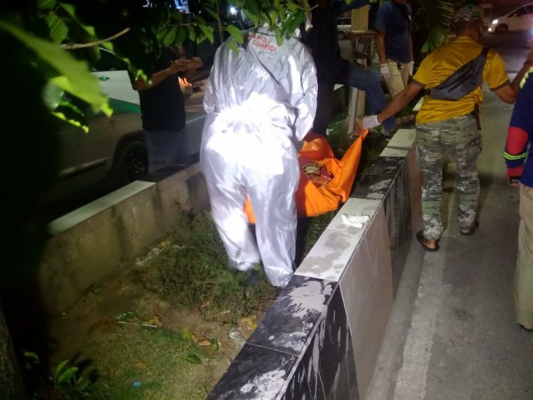 Ditemukan Mayat Di Median Jalan Pertigaan Kusuma Bangsa-Agus Salim