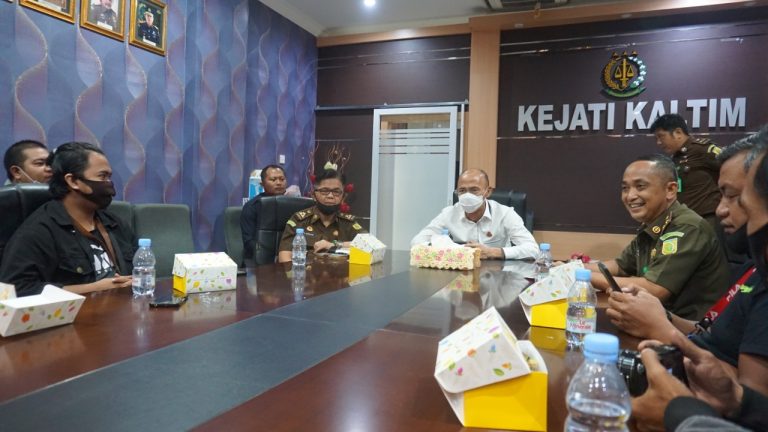 Silaturahmi dengan Wartawan, Kajati Kaltim Tegas Soal Pemberantasan Korupsi