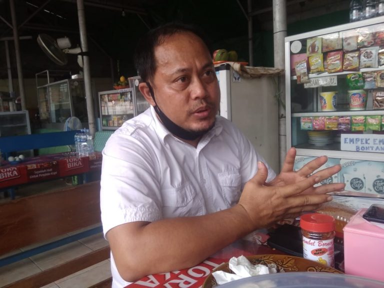 Baca Pledoi, Kuasa Hukum Minta Hermanto Kewot Dibebaskan