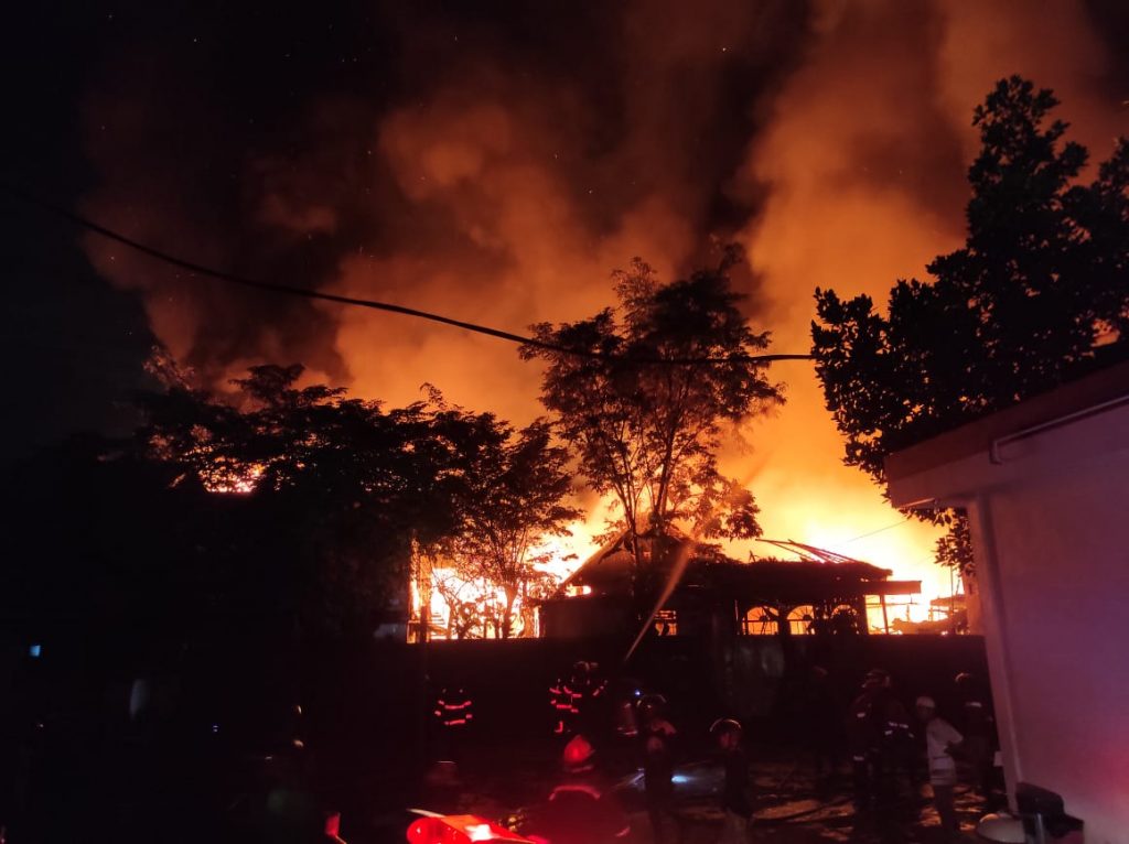 Si Jago Merah Mengamuk, Lahap Dua RT di Kusuma Bangsa