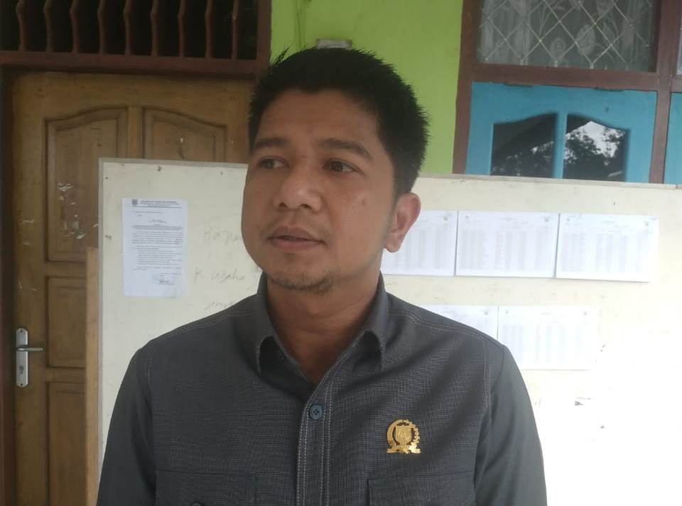 Komisi III DPRD Paser Meninjau Jalan Poros Desa Suliliran Baru yang Rusak  
            
            Telah dibaca : 629 Kali.