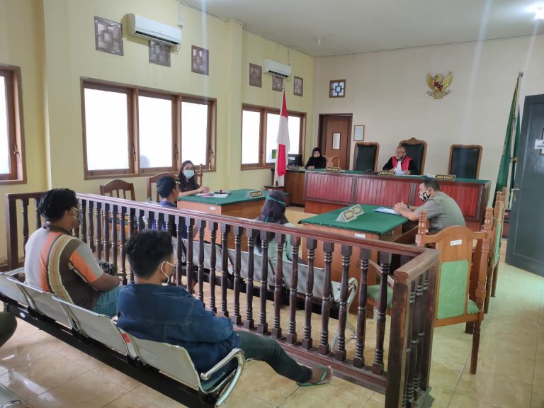 Tegakkan Perda, Satpol PP Sidang Tipiring 4 Pelanggar