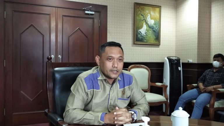 Dilantik Jadi Wakil Ketua DPRD Kaltim, Seno Aji Komitmen Perkuat Kelembagaan