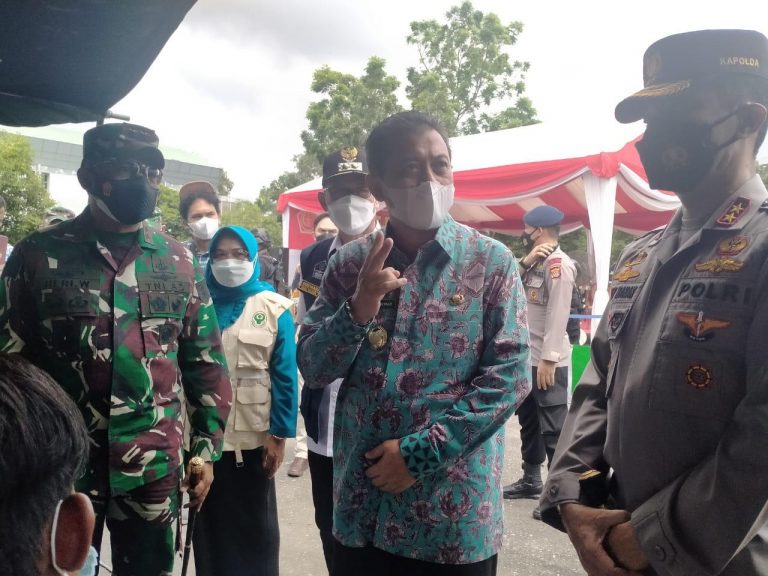 Vaksinasi Massal, TNI/Polri Berharap Bisa Kabulkan Keinginan Masyarakat