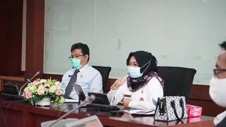 Kasus Covid-19 Terus Meningkat, Nakes Kewalahan