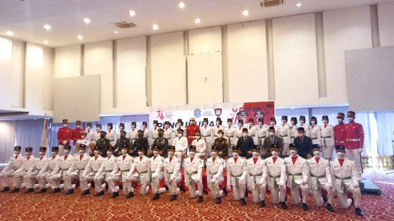 Wali Kota Bontang Kukuhkan 41 Anggota Paskibraka HUT RI Ke-76