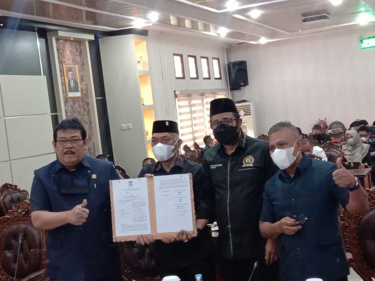 DPRD Balikpapan Gelar Paripurna Penyampaian Pendapat Akhir Fraksi