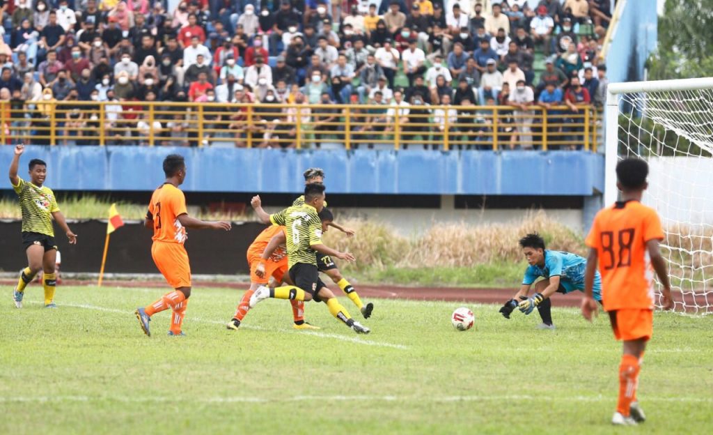 Kalahkan Persisam, Persikutim Juara Liga 3 Zona Kaltim
            
            Telah dibaca : 1.079 Kali.