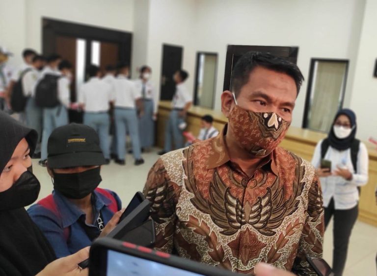 Penolakan Pemindahan SMAN 10 Terus Bergulir