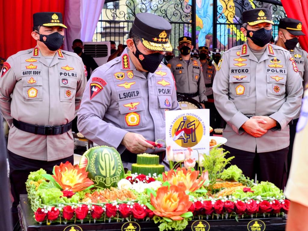 Berikan Rasa Aman ke Masyarakat, Kapolri Minta Satpam Bersinergi dengan Kepolisian