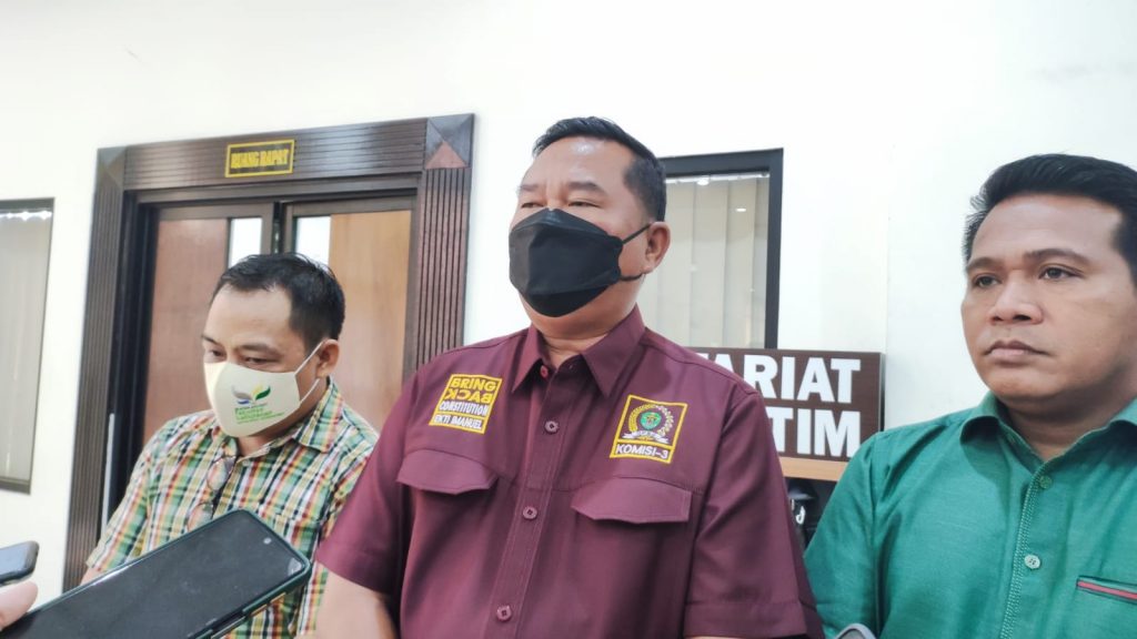 Hampir Semua Perusahaan di Kaltim Gunakan Jalan Umum untuk Hauling