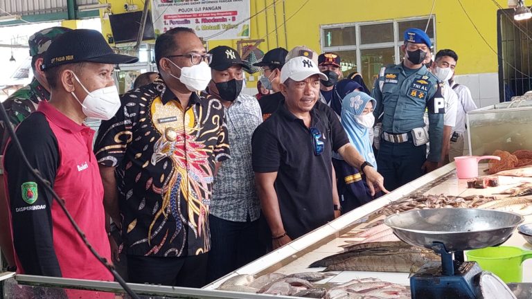 Sidak Sejumlah Pasar, Wakil Bupati Pastikan Bahan Pokok di Kutim Aman Hingga Lebaran