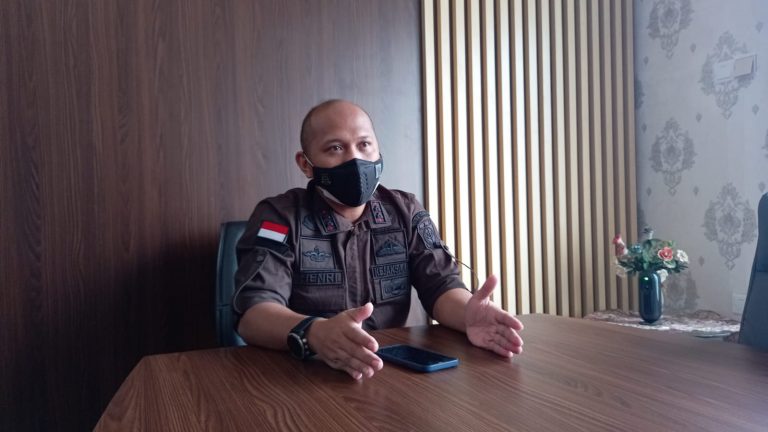 Kejari Kutim Tunggu BPK Pusat untuk Ungkap Kasus Solar Cell