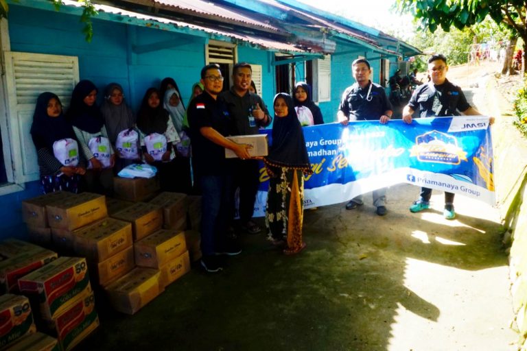 Priamanaya Group Berikan Bantuan Sembako untuk Lansia dan Anak Yatim
