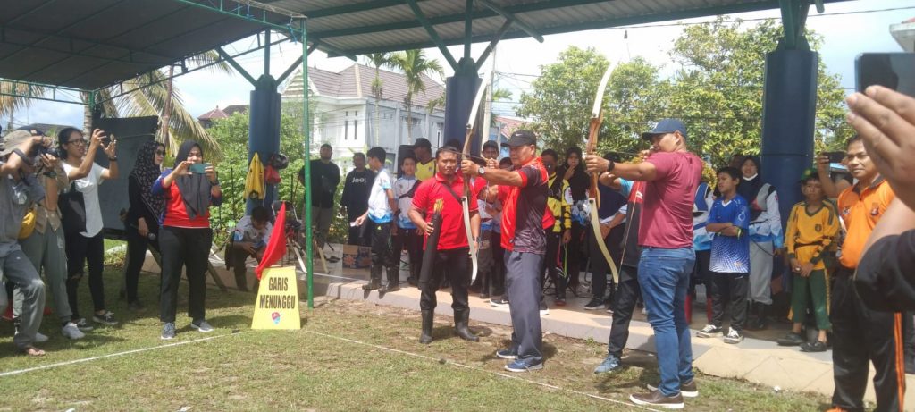 Rustam Effendy: Bupati Edy Damansyah Apresiasi Kejurkab Panahan Kukar
            
            Telah dibaca : 958 Kali.