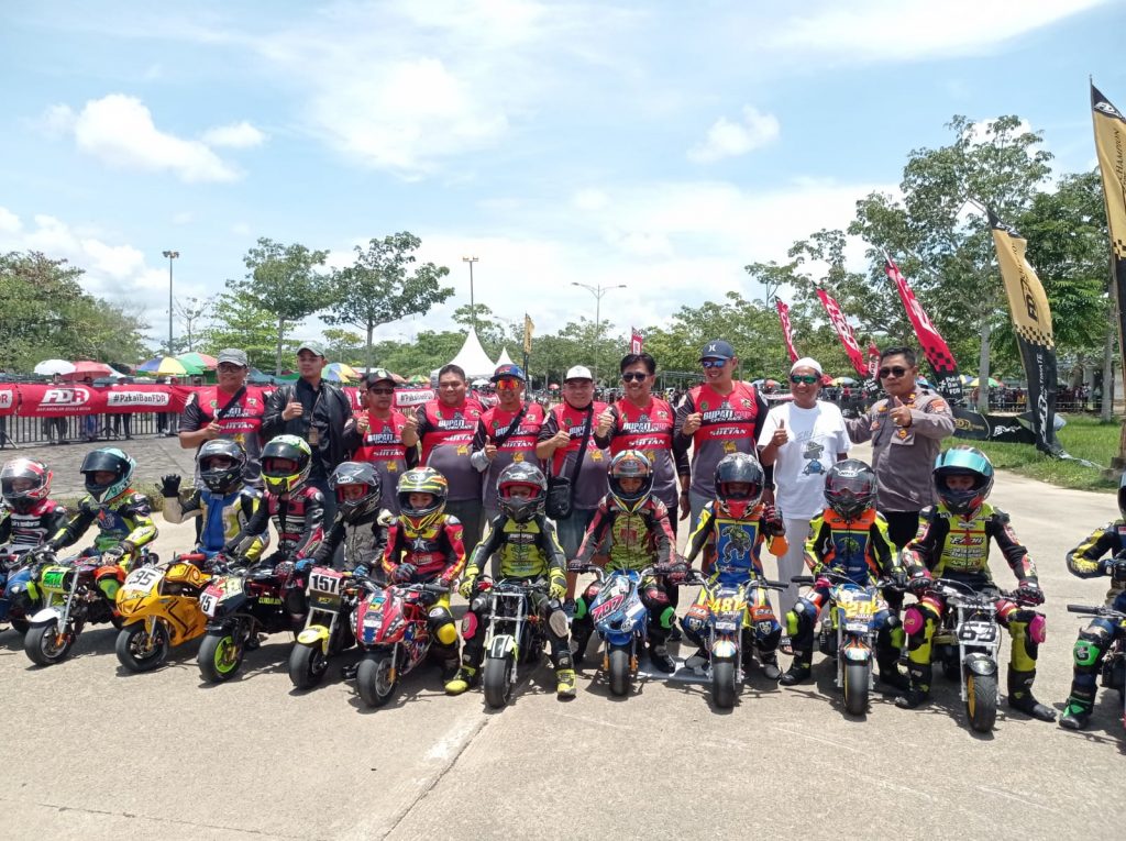 Open Race Bupati Cup 2022 Resmi Digelar, Memperebutkan Trofi Sultan Kukar
            
            Telah dibaca : 1.209 Kali.