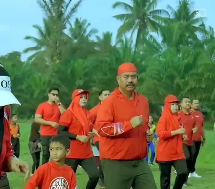 Edy Damansyah Kampanye Germas Keliling Kukar
            
            Telah dibaca : 982 Kali.