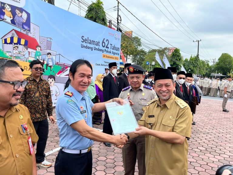 Kemenkumham Kaltim Terima Sertifikat Tanah Untuk Kantor Imigrasi Tanjung Redeb