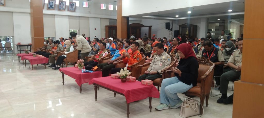 Edi Mardian Ajak Peserta Field Trip Ke Kerajaan Kutai Dan Jembatan Kutai Kartanegara
            
            Telah dibaca : 957 Kali.