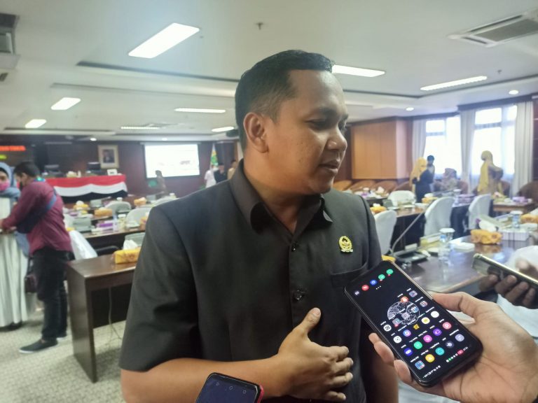Udin Usulkan Pembentukan Pansus Izin 21 IUP
