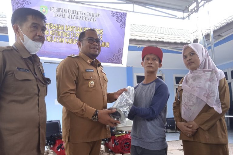 Ringankan Beban Nelayan dan Tekan Inflasi, DKP Salurkan Mesin Ketinting