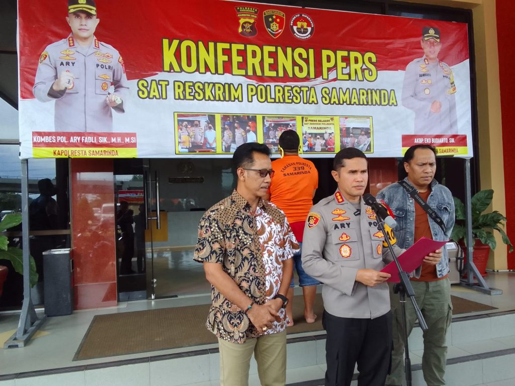 Polisi Bongkar Judi Sabung Ayam dan Dadu di Bukuan
Telah dibaca : 1.001 Kali.