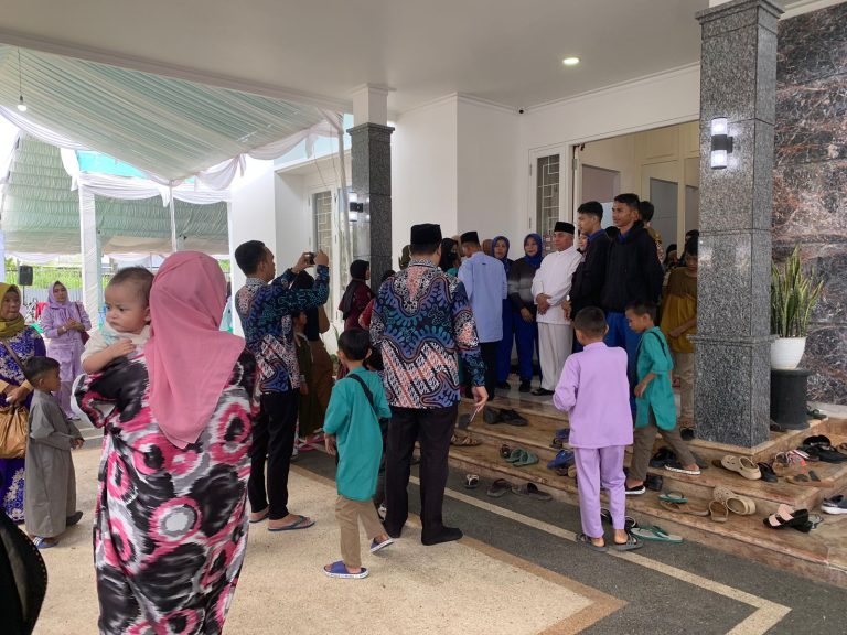 Ramaikan Open House Gubernur, Warga Puas