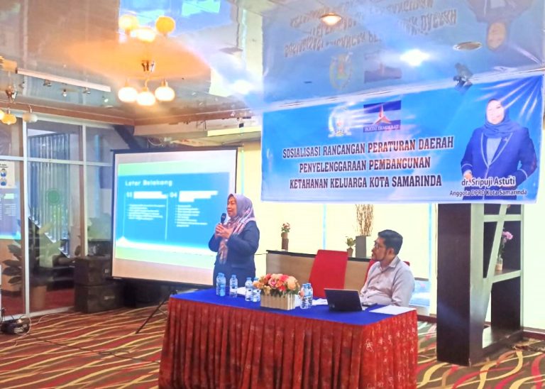 Puji Sosialisasikan Rancangan Perda Perihal Keluarga