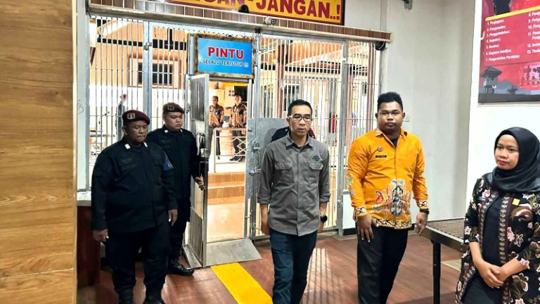 Pastikan Kondisi WBP, Kakanwil Kemenkumham Kaltim Kunjungi Rutan Samarinda