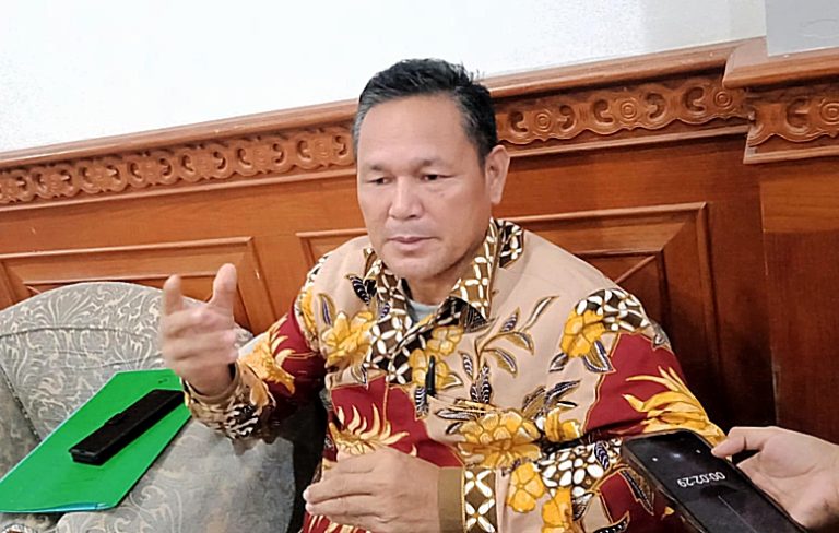 Yan Nilai Pengadaan Bus Sekolah Tidak Efektif