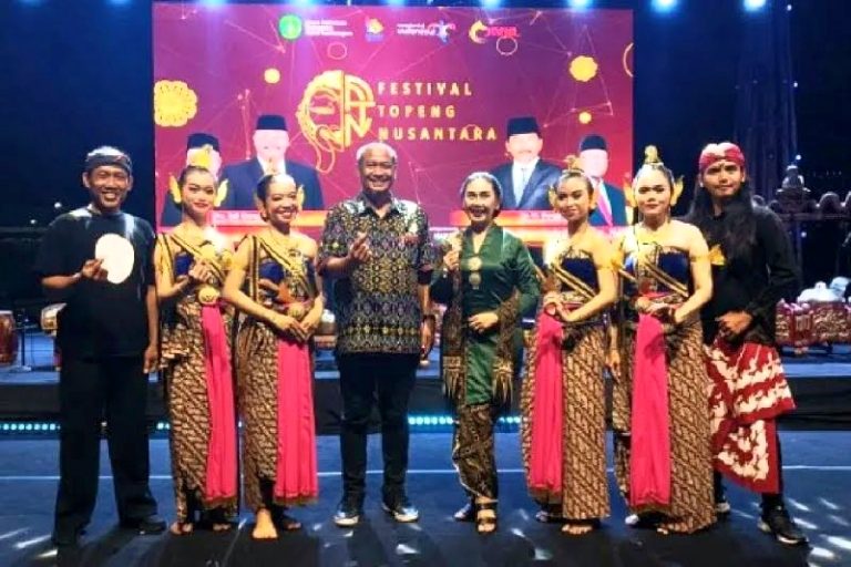 Festival Topeng Nusantara Kukar Pukau Penonton dengan Mystical Mask of Nusantara