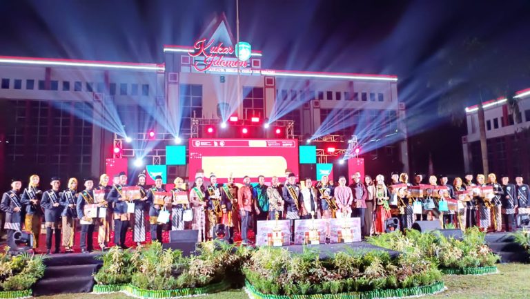 Hadiri Pemilihan Teruna Dara Kukar, Ini Pesan Motivasi Rendi Solihin