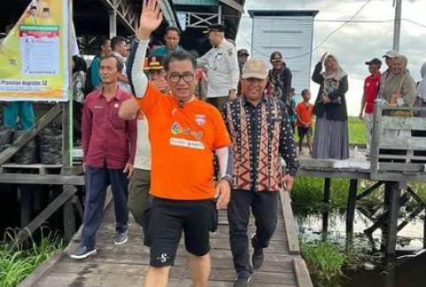 Pj Gubernur Puji Keelokan Danau Semayang
Telah dibaca : 1.033 Kali.