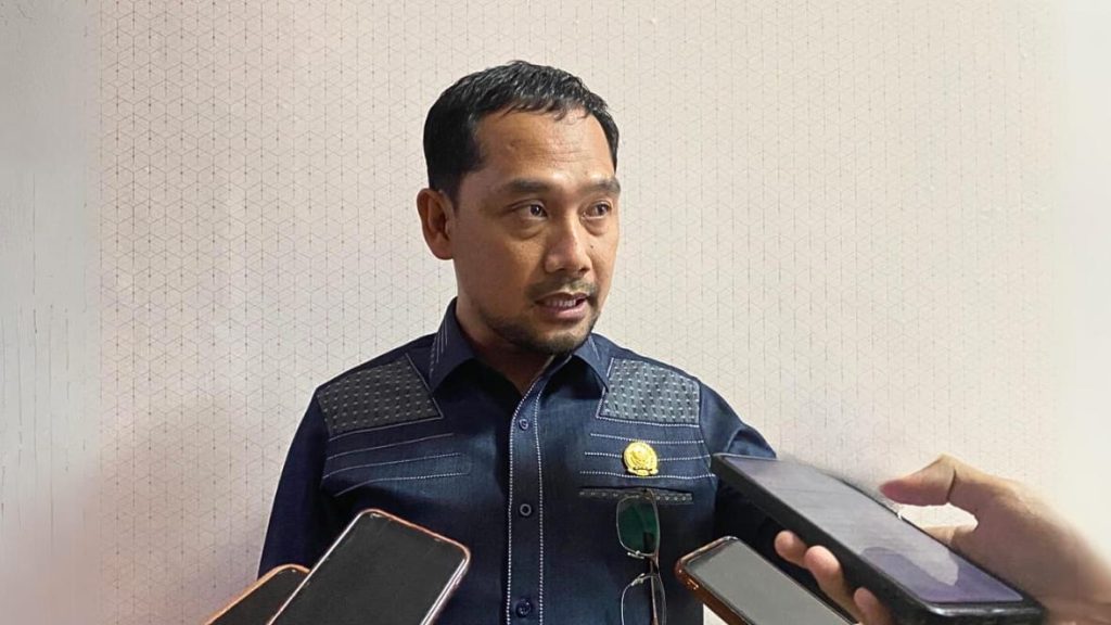 Tingkatkan Nilai Jual UMKM, DPRD Samarinda Atur Rancangan Perda Halal dan Higienis
            
            Telah dibaca : 721 Kali.
