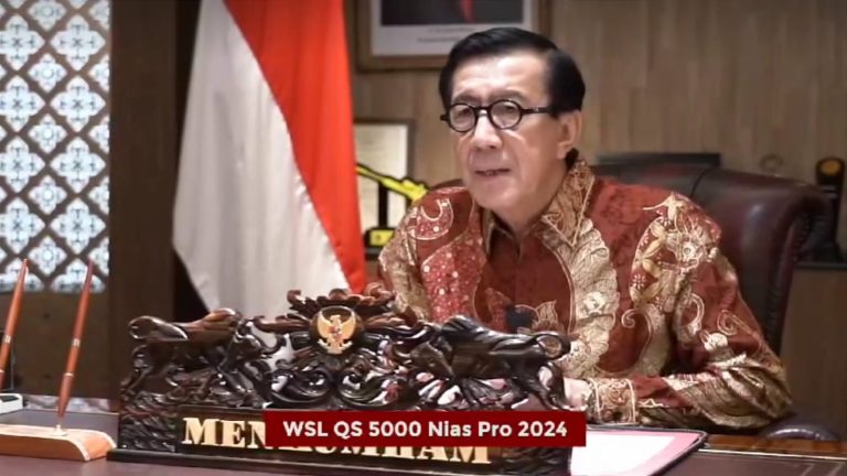 Yasonna Ajak Wisatawan Nusantara Saksikan Kejuaraan Surfing Internasional di Nias Selatan