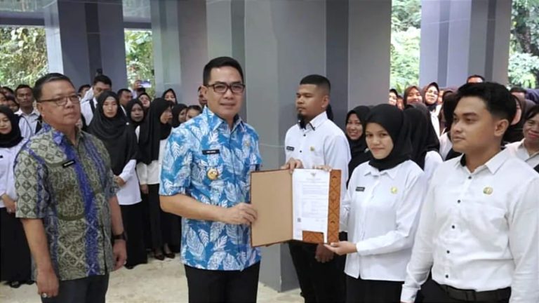 Andi Harun Resmi Angkat 856 PPPK, Jangan Terpengaruh Kebiasaan Negatif