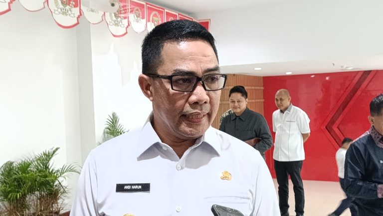 Pedagang Pasar Baqa Keluhkan Penurunan Omset, Andi Harun Minta Disdag Turun Tangan