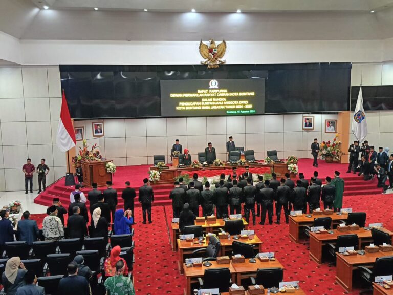 25 Anggota DPRD Bontang Resmi Dilantik, Golkar Kembali Mendominasi