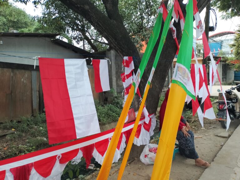 Jelang HUT RI Ke-79, Pedagang Bendera Mulai Menjamur di Samarinda