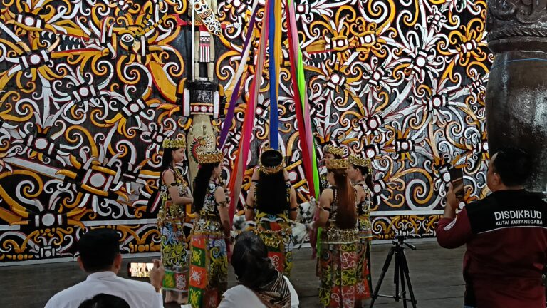 Desa Budaya Pampang, Bukan Sekadar Destinasi Wisata, Tapi Penjaga Tradisi Dayak di Era Modern