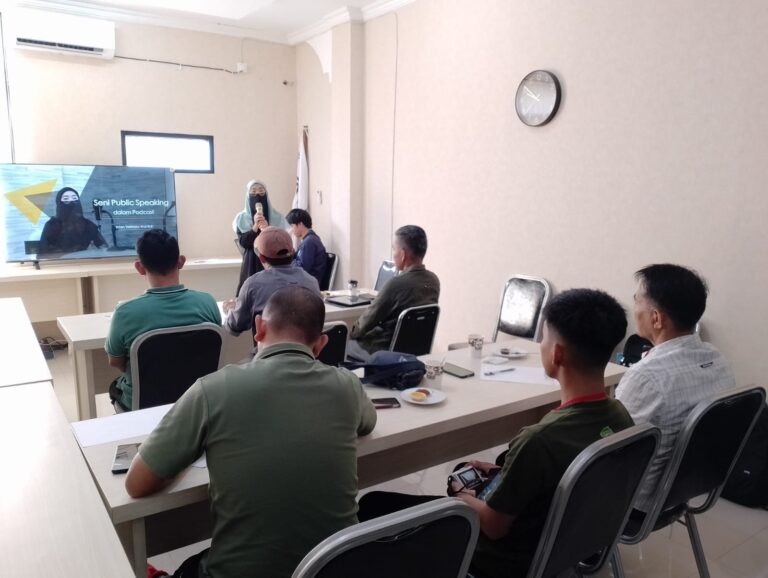 Infosatu.co Bagikan Seni Public Speaking di Diklat Podcast Bapenda PPU